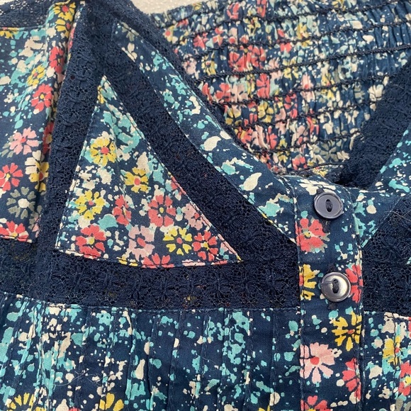 Jessica Simpson tank top large - Picture 3 of 5